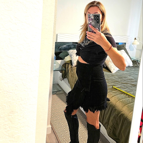 European  Clothes Beautique Wool assimetrical skirt. Size 4 - Picture 3 of 9